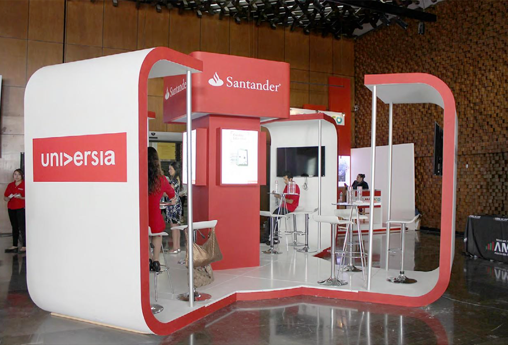 veinticuatro7 stands